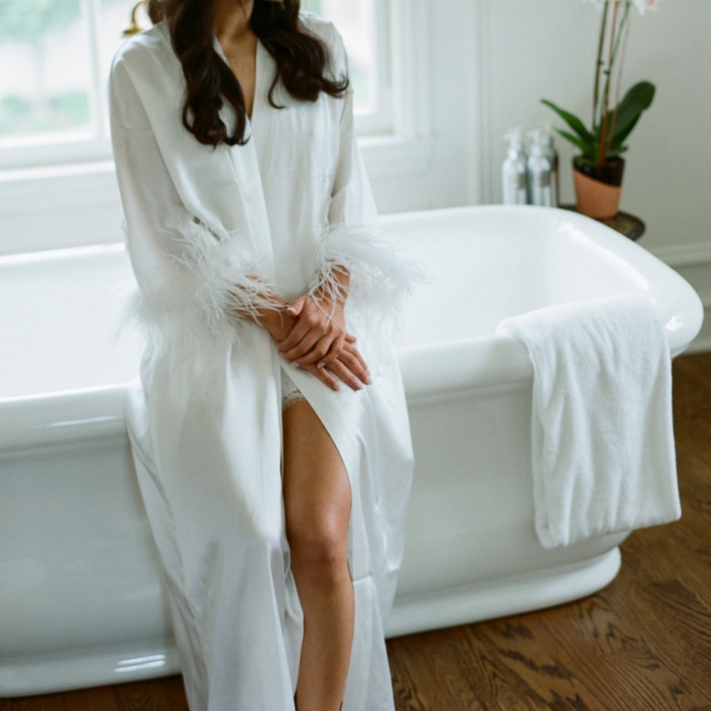 Petite Plume Feather-Trimmed Silk Robe
